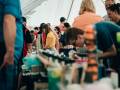 Tente d'artisans au festival du maïs et de la pomme de Morden
