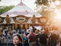 Le manège au festival du maïs et de la pomme