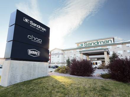 Extérieur du Sandman Hotel & Suites Winnipeg Airport