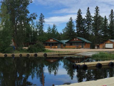 Wekusko Falls Fishing Lodge