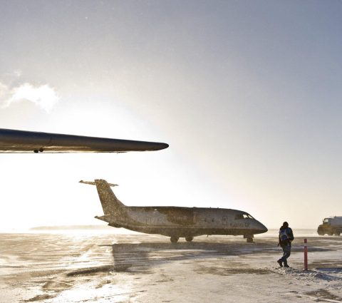 Les avions de Calm Air sur le tarmac de Churhcill