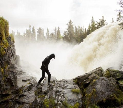 Chute d'eau au nord du Manitoba